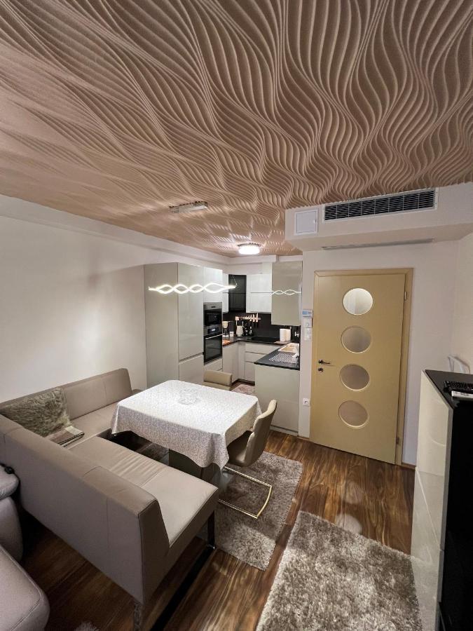 Parizsi Udvar Premium Apartman Apartment Debrecen Ngoại thất bức ảnh