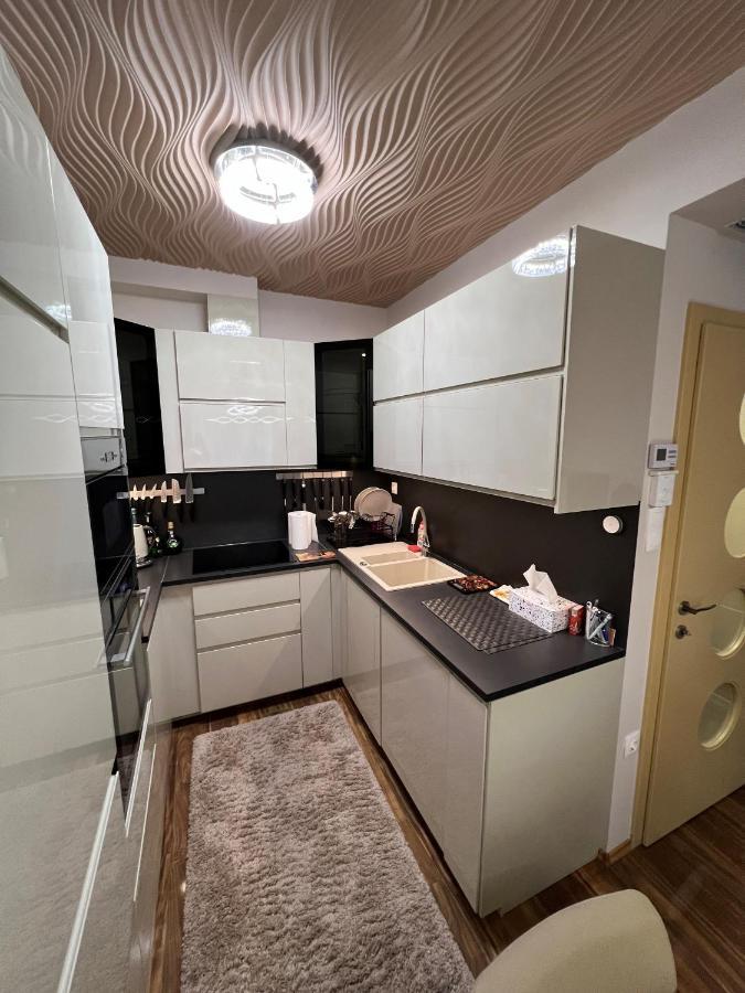 Parizsi Udvar Premium Apartman Apartment Debrecen Ngoại thất bức ảnh