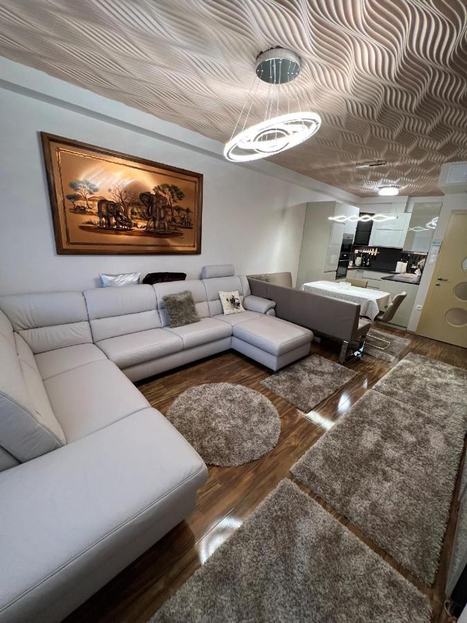 Parizsi Udvar Premium Apartman Apartment Debrecen Ngoại thất bức ảnh