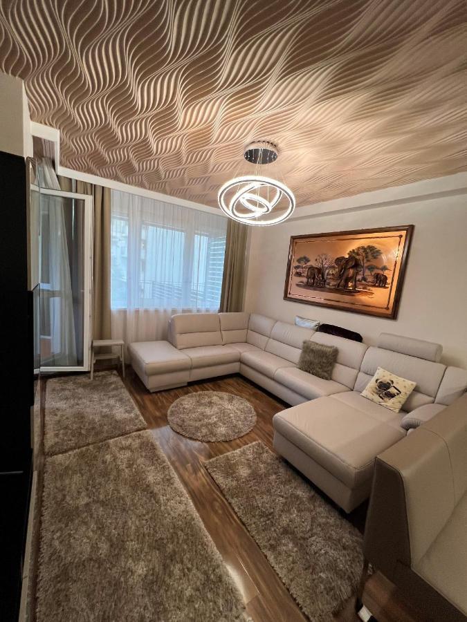 Parizsi Udvar Premium Apartman Apartment Debrecen Ngoại thất bức ảnh